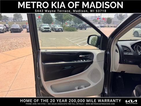 Used 2012 Dodge Grand Caravan Crew FWD image 14