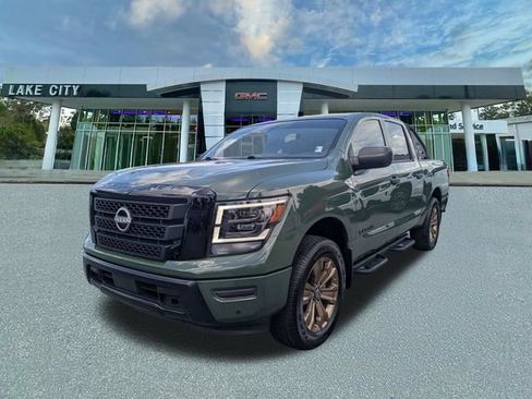 Used 2024 Nissan Titan SV w/ SV Bronze Edition Package RWD image 7