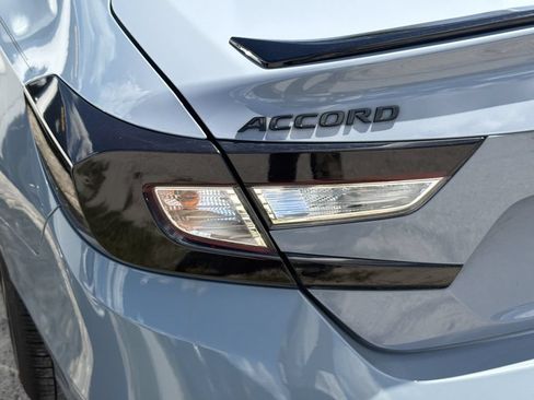 Used 2021 Honda Accord Sport image 6