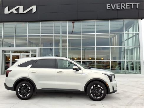 New 2026 Kia Sorento S FWD image 2