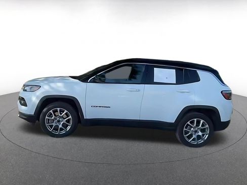 Used 2025 Jeep Compass Limited AWD/4WD image 10