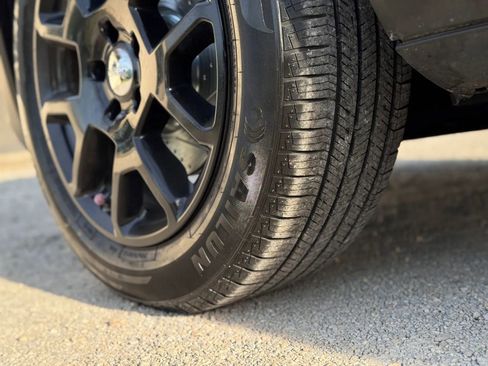Used 2020 Jeep Renegade Latitude w/ Cold Weather Group FWD image 15