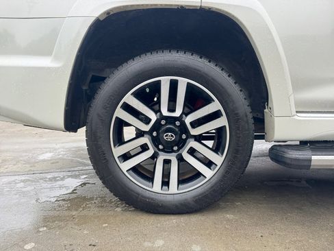 Used 2016 Toyota 4Runner Limited AWD/4WD image 27