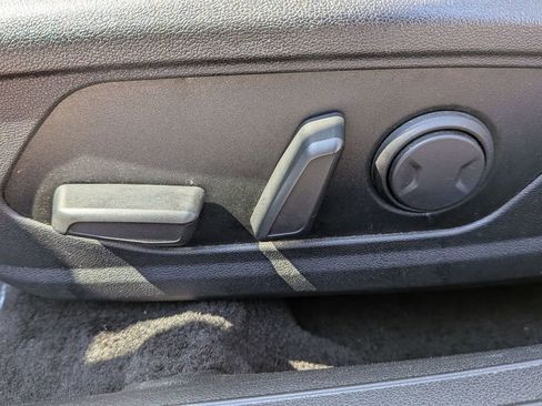 Used 2025 Hyundai Elantra Limited FWD image 14
