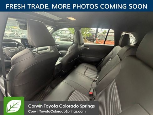 Used 2024 Toyota Corolla Cross AWD Hybrid w/ Convenience Package image 8