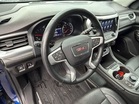 Used 2023 GMC Acadia SLT image 10