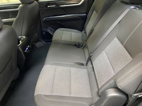 Used 2025 GMC Acadia Elevation image 24