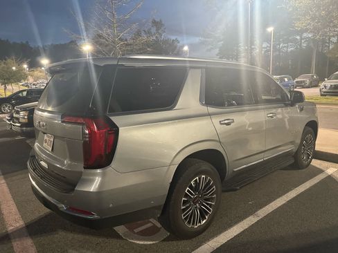 Used 2026 GMC Yukon Elevation image 3