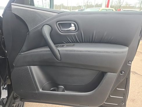 Used 2024 Nissan Armada SL w/ Midnight Edition Package image 32