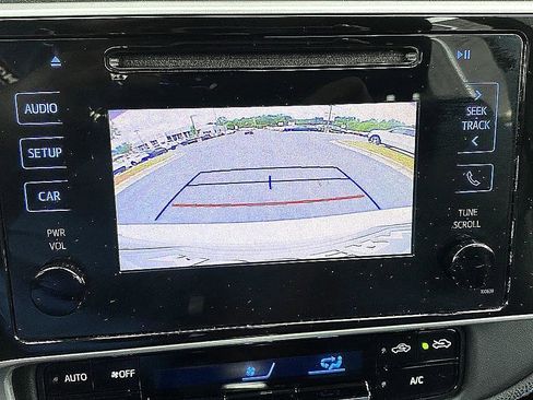Used 2018 Toyota Corolla SE FWD image 13