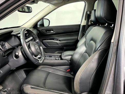 Used 2022 Nissan Pathfinder SL AWD/4WD image 13