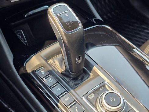 Used 2022 Maserati Levante Modena AWD/4WD image 33