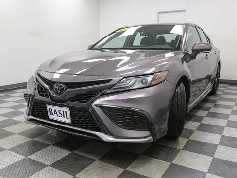 Used 2024 Toyota Camry XSE FWD image 4