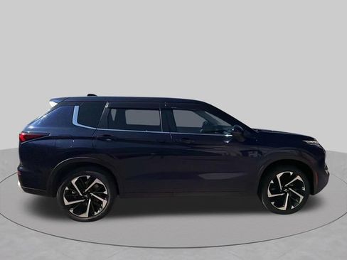 Used 2023 Mitsubishi Outlander SE AWD/4WD image 7