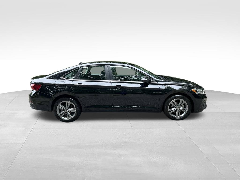 Used 2024 Volkswagen Jetta SE FWD image 6