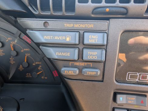 Used 1990 Chevrolet Corvette Convertible RWD image 55