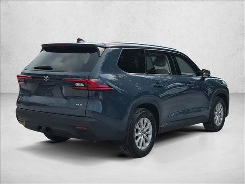 Used 2025 Toyota Grand Highlander FWD image 5
