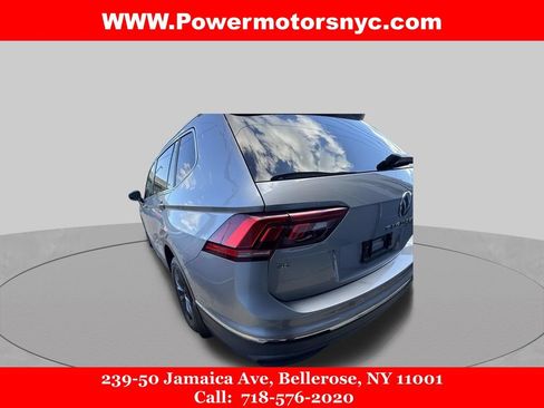 Used 2022 Volkswagen Tiguan SE w/ Panoramic Sunroof Package AWD/4WD image 10