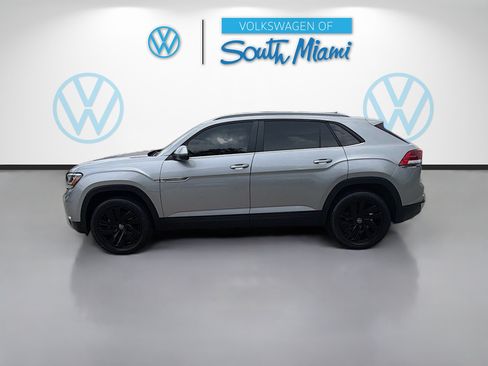 Used 2022 Volkswagen Atlas Cross Sport SE FWD image 4