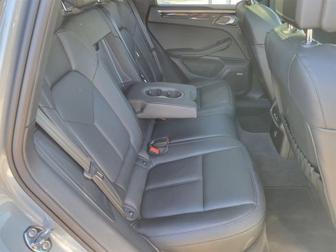 Used 2025 Porsche Macan image 27
