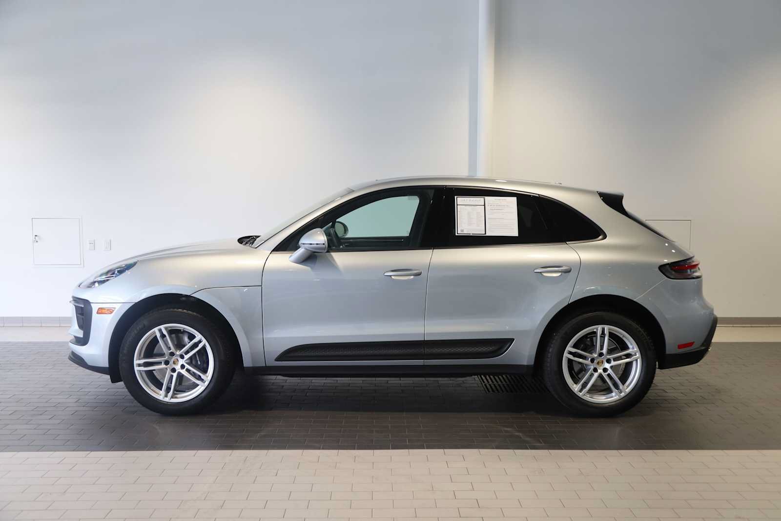 Used 2026 Porsche Macan AWD/4WD image 2