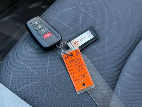 Used 2019 Toyota RAV4 XLE w/ Convenience Package image 42