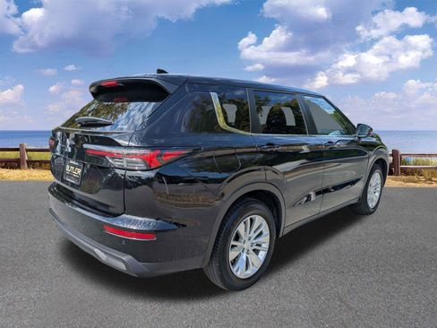 Used 2025 Mitsubishi Outlander ES AWD/4WD image 8