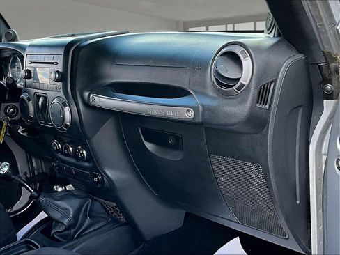 Used 2013 Jeep Wrangler Sport AWD/4WD image 18