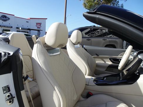 Used 2022 Mercedes-Benz SL 55 AMG 4MATIC image 14