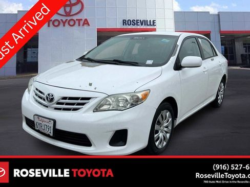 Used 2013 Toyota Corolla LE image 1