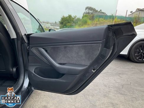 Used 2018 Tesla Model 3 Long Range RWD image 65