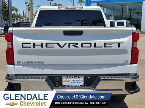 Certified 2022 Chevrolet Silverado 1500 LT AWD/4WD image 12