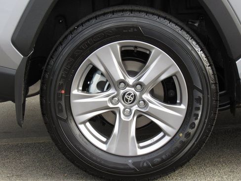 New 2025 Toyota RAV4 XLE w/ Convenience Package AWD/4WD image 36