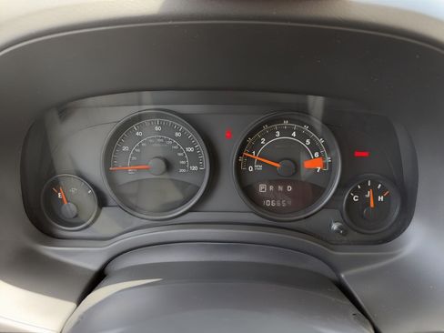 Used 2016 Jeep Patriot Latitude AWD/4WD image 26