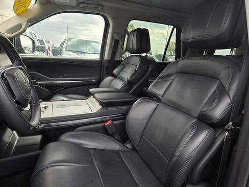 Used 2025 Lincoln Navigator Reserve AWD/4WD image 26
