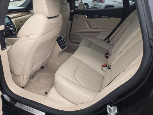 Used 2017 Maserati Quattroporte S GranSport RWD image 21