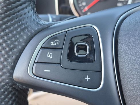 Used 2017 Mercedes-Benz E 300 image 33