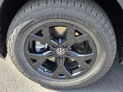 New 2026 Volkswagen Atlas Peak Edition image 5