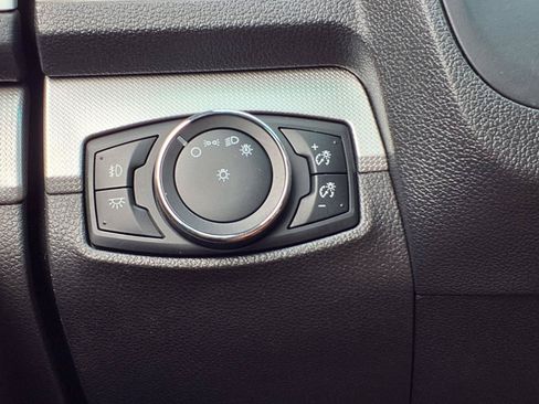 Used 2013 Ford Explorer XLT AWD/4WD image 19