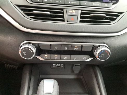 Used 2025 Nissan Altima 2.5 S FWD image 25