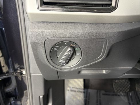 Used 2023 Volkswagen Atlas SE w/ Panoramic Sunroof Package FWD image 27