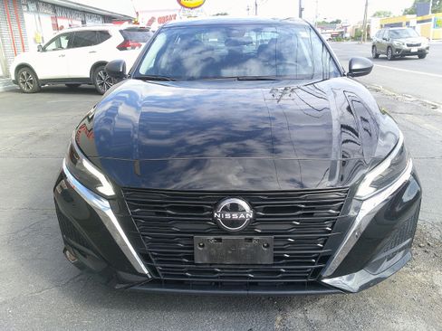 Used 2025 Nissan Altima 2.5 SV FWD image 4