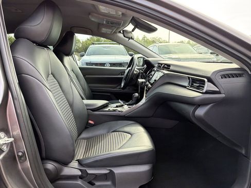 Used 2020 Toyota Camry SE image 17