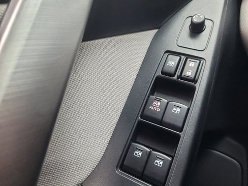 Used 2014 Subaru Forester 2.5i AWD/4WD image 27
