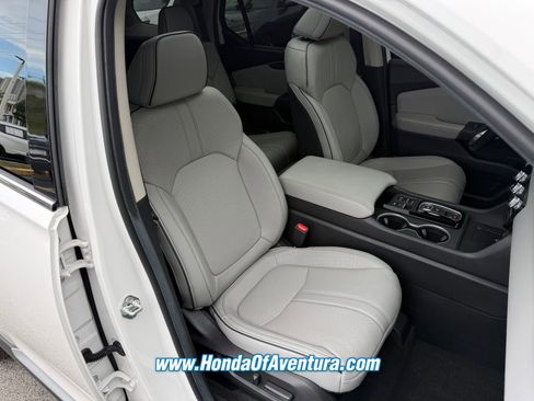 Certified 2025 Honda Pilot Elite image 9
