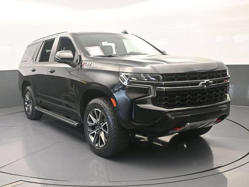 Used 2022 Chevrolet Tahoe Z71 w/ Luxury Package AWD/4WD image 9