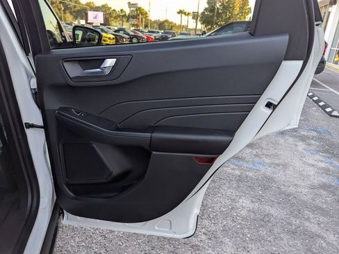 New 2026 Ford Escape SE w/ Class II Trailer Tow Package FWD image 32