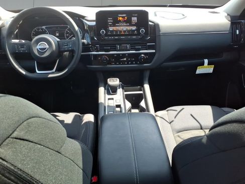 Used 2025 Nissan Pathfinder SV w/ SV Premium Package FWD image 14