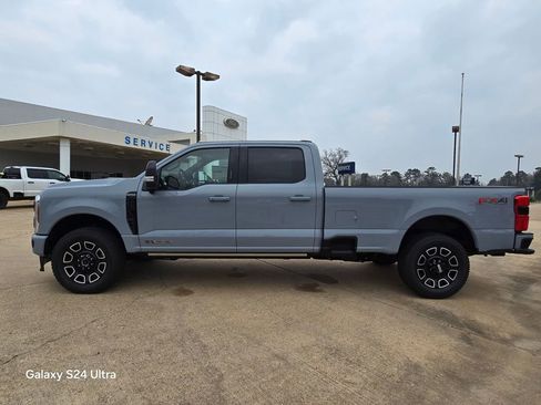 New 2026 Ford F250 Platinum w/ FX4 Off-Road Package AWD/4WD image 2
