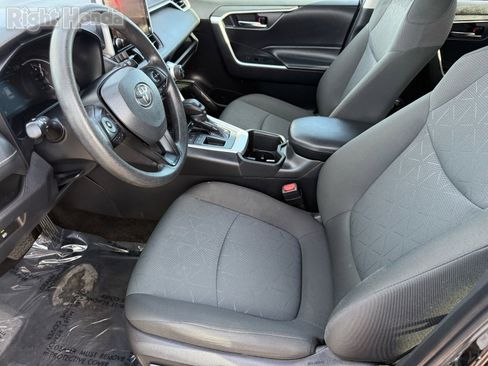 Used 2024 Toyota RAV4 XLE image 12